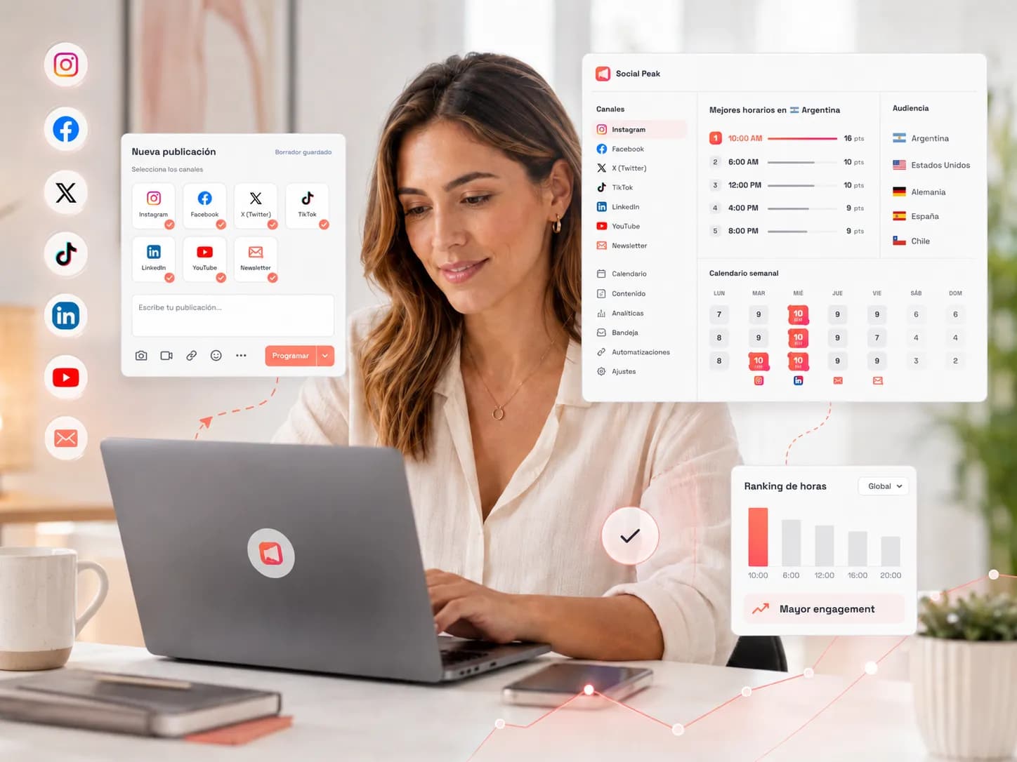 Mujer profesional publicando contenido en las redes sociales